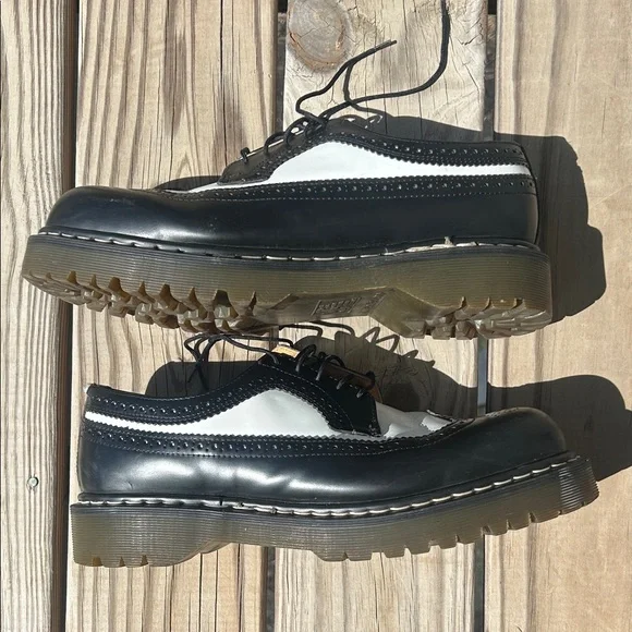 Vintage Dr. Martens 3989 Bex Derby Made in England - Picture 9 of 13